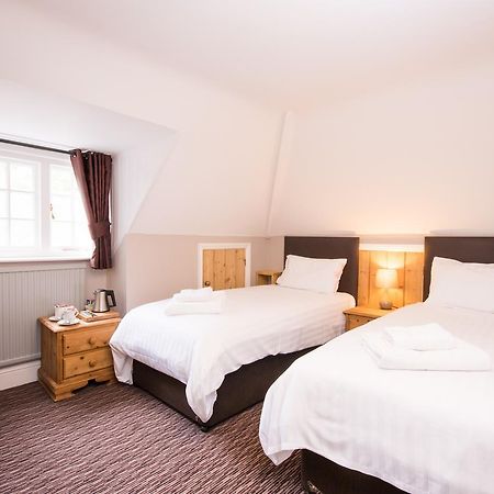 The Burley Inn Bagian luar foto