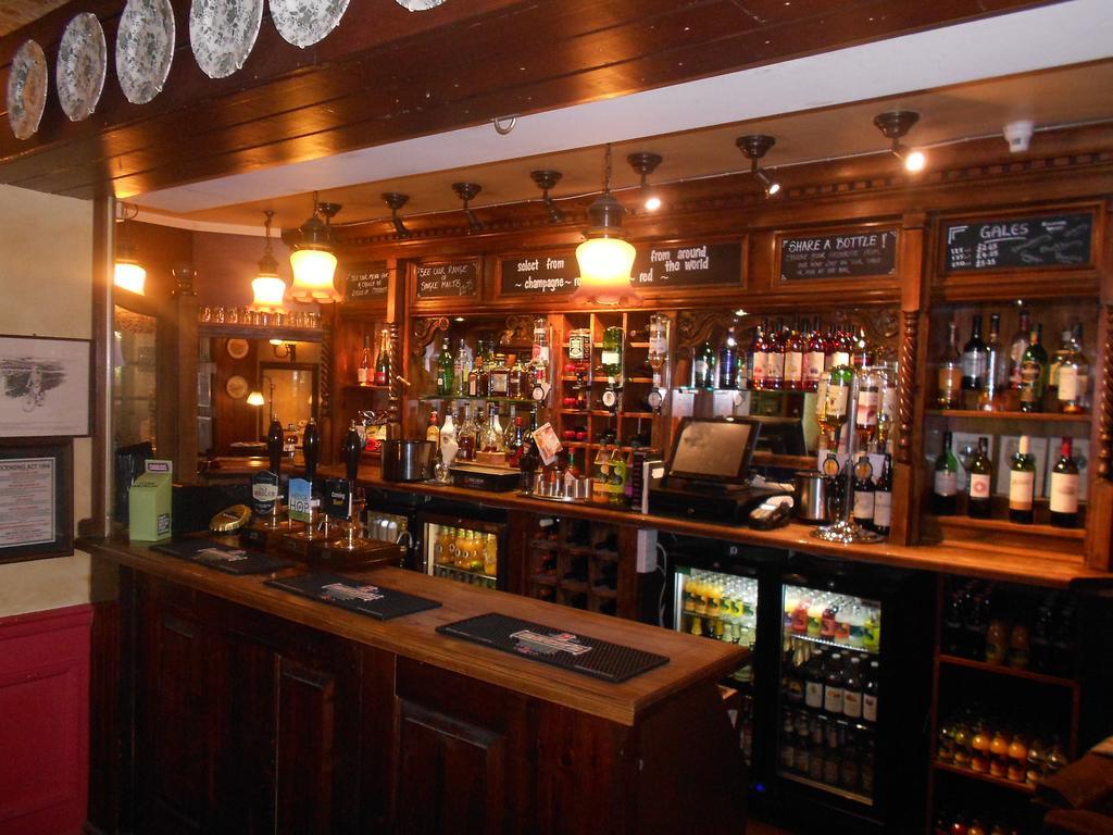 The Burley Inn Bagian luar foto